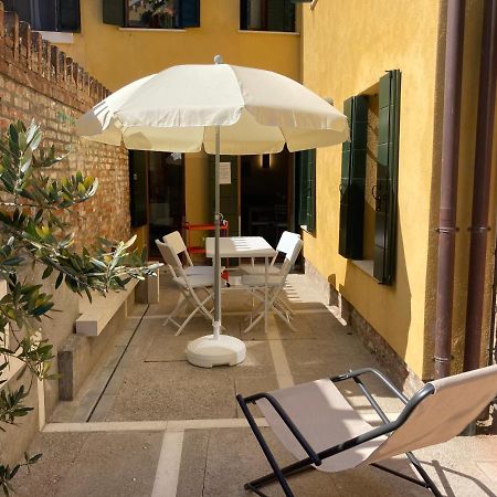 Appartamento Tre Archi Con Corte Privata ヴェネツィア エクステリア 写真